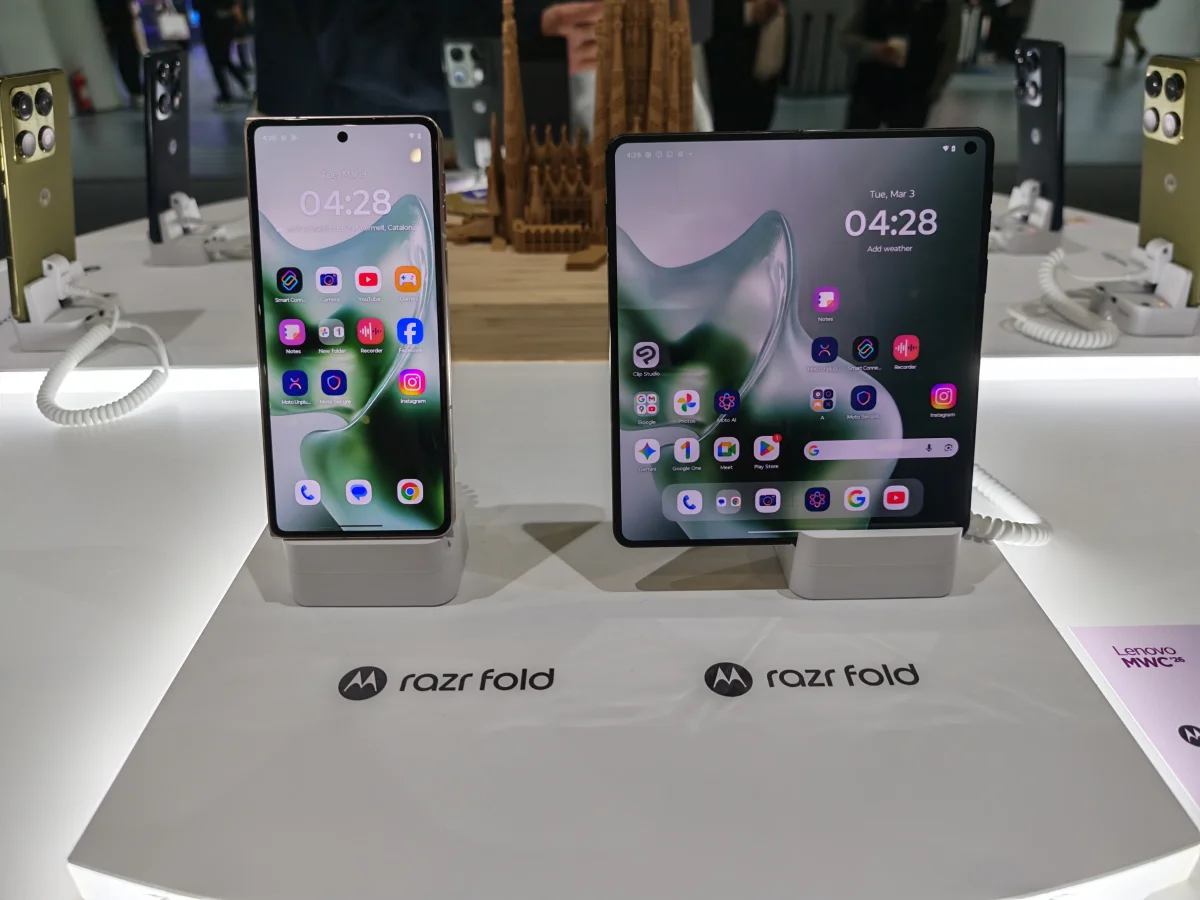Motorola razr fold az MWC 2026-on: könyvszerű hajlítható, ami tényleg munkára készült